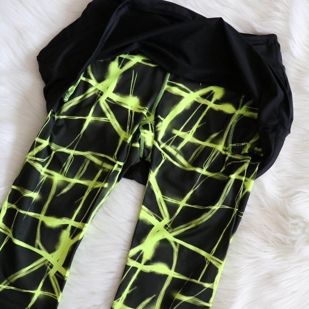 NEW Fila Black Green Capri Skort Size XS - Picture 4 of 5